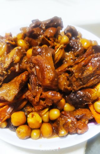 Braised Duck Meat with Lotus Seeds and Peanuts recipe