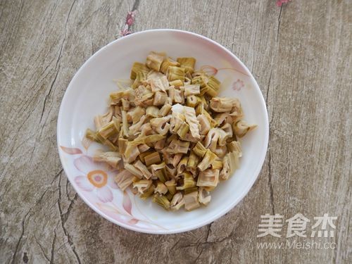 Mushroom Oil Mixed with Bamboo Shoots and Dried Edamame recipe