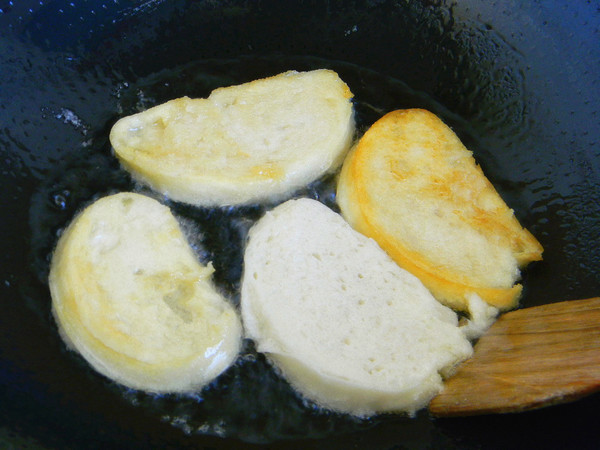 Fried Steamed Bun Slices recipe