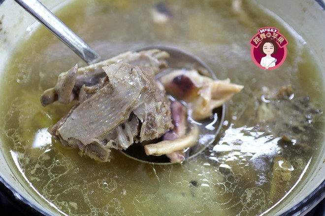 Cuttlefish Lao Duck Pigeon Soup recipe