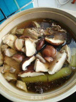 Sea Cucumber Chicken Soup recipe