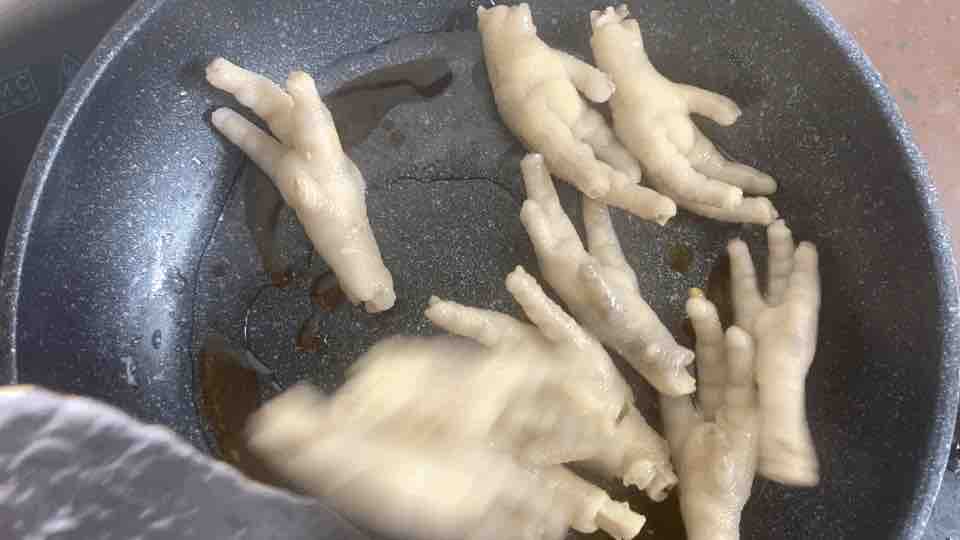 The Chicken Feet are Fragrant and Soft, Delicious to The Cd recipe