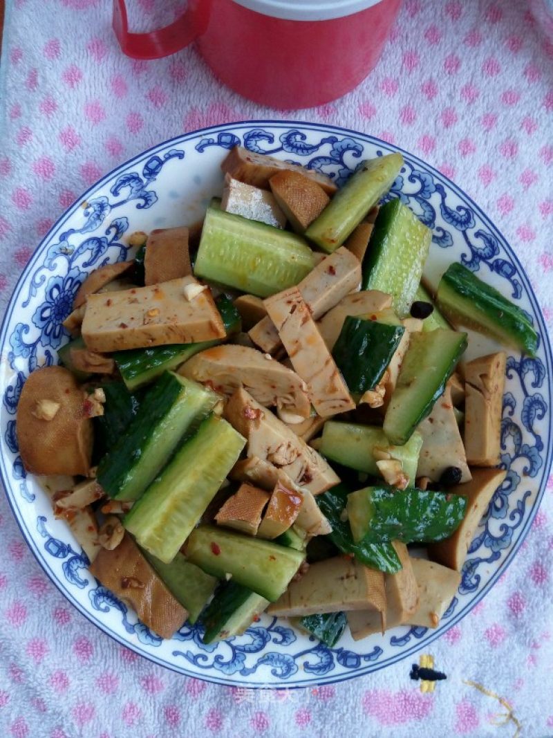 Vegetarian Chicken with Cold Cucumber recipe