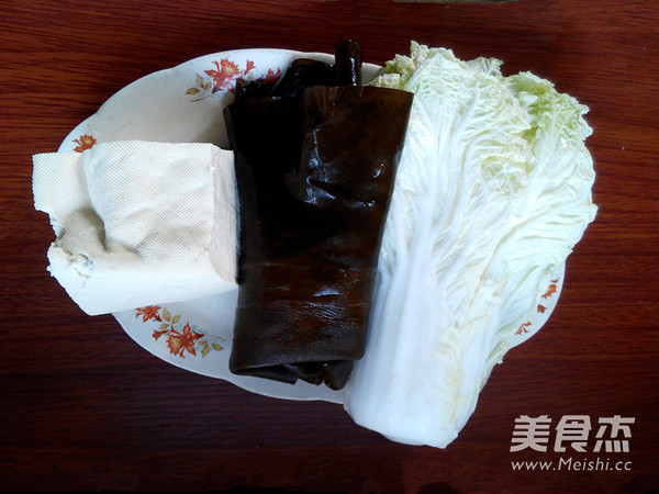 Stewed Tofu with Cabbage and Seaweed recipe