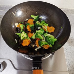 Vegetarian Stir-fried Broccoli recipe