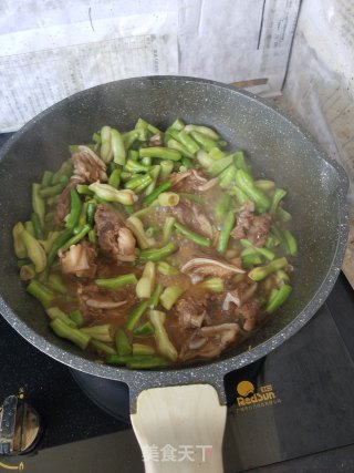 "noodles" Braised Noodles with Crispy Bone and String Beans recipe