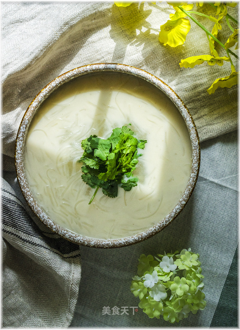 Hot and Sour Shredded Radish Milk Soup recipe