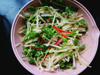 Coriander Mixed with Shredded White Radish recipe