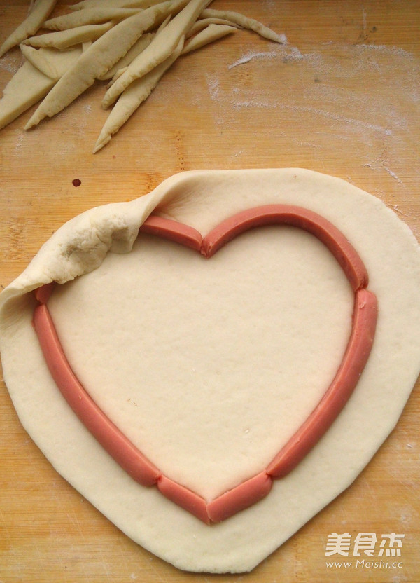 Shrimp Romantic Heart-shaped Pizza recipe