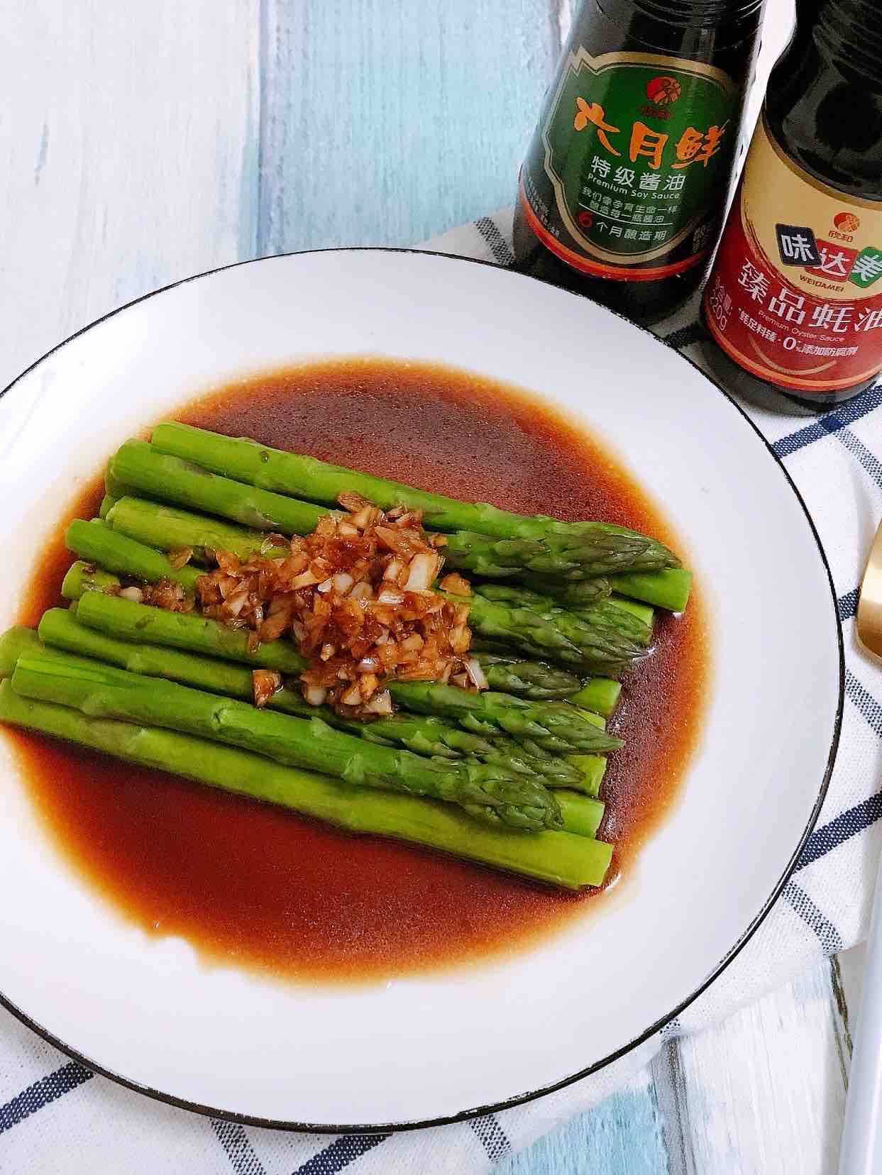 Asparagus in Garlic Oyster Sauce recipe