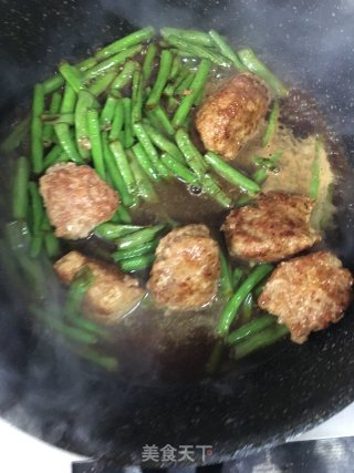 Roasted Cowpeas with Meatballs recipe
