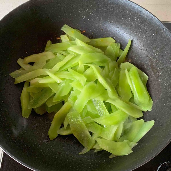 Stir-fried Pork with Lettuce-rice Killer recipe