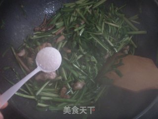 Fried Squid with Chives recipe