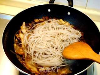 Braised Vermicelli with Asparagus and Mushrooms recipe