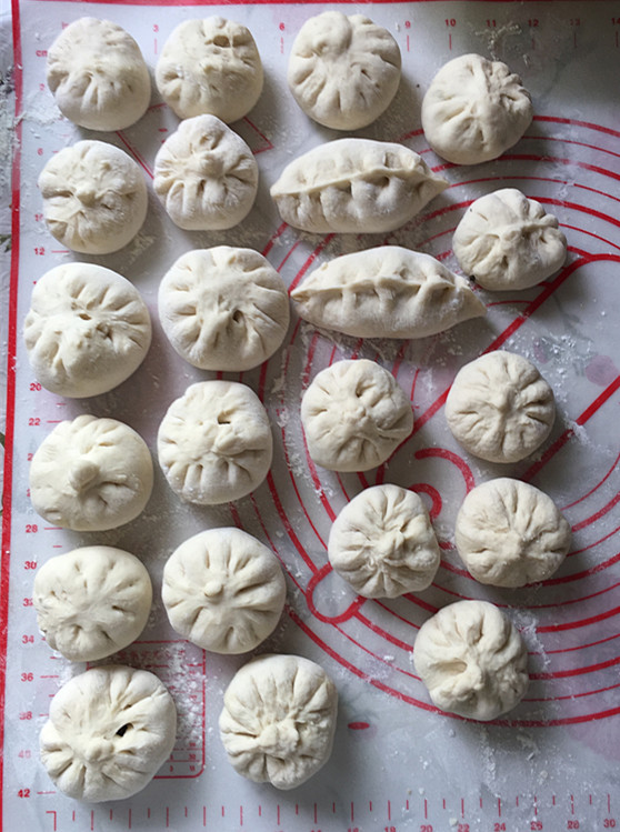 Stir-fried Pork Buns with Plums and Vegetables recipe