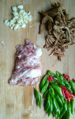 Stir-fried Pork with Daylily recipe