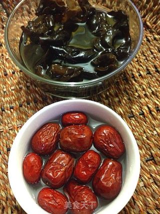 Black Fungus and Red Date Tea recipe
