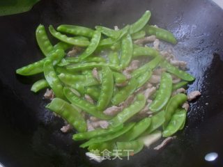 Fried Shredded Pork with Snow Peas recipe