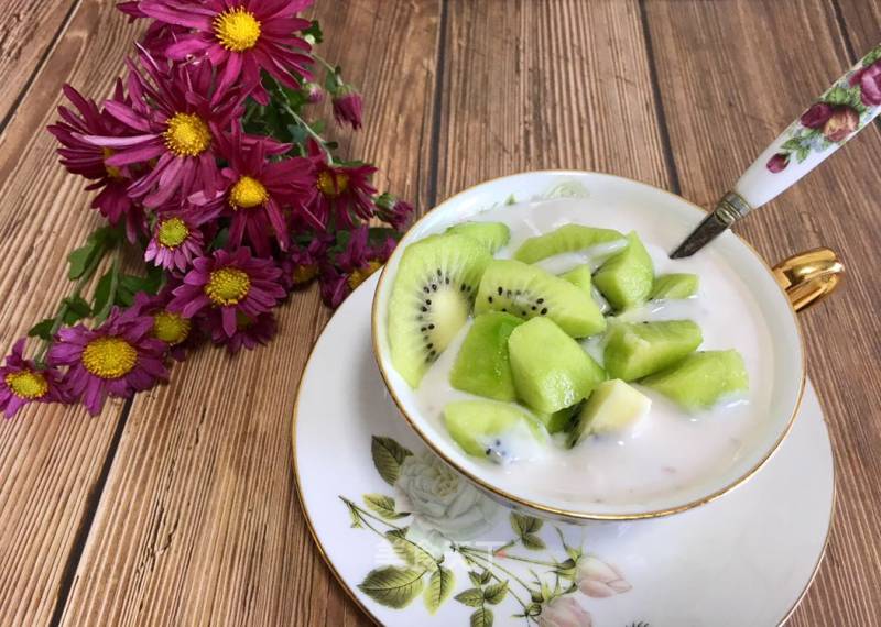 Kiwi Yogurt Cup recipe