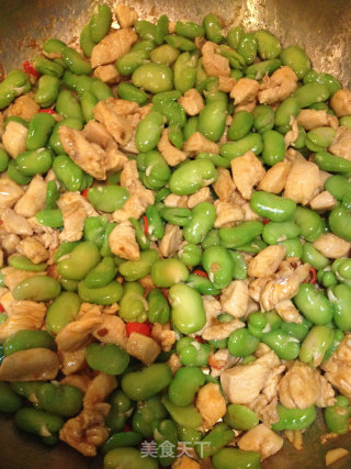 Stir-fried Broad Bean Chicken recipe