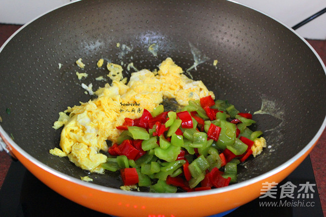 Scrambled Eggs with Colored Peppers recipe