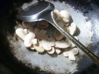 Shepherd's Purse and Mushroom Tofu Soup recipe