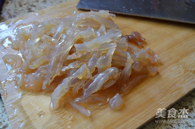 Crispy Jellyfish Mixed with Lettuce recipe