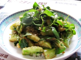 Summer is Not for Gold --- Nine-story Tower Cold Cucumber recipe