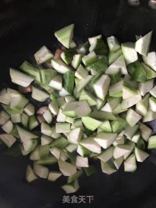 Stir-fried Loofah with Diced Pork recipe