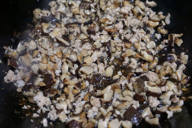 Minced Meat and Shiitake Mushrooms recipe
