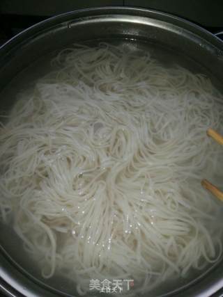 Marinated Noodles with Tomato and Egg recipe