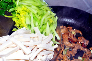 Fried Thousand Page Tofu with Meat recipe