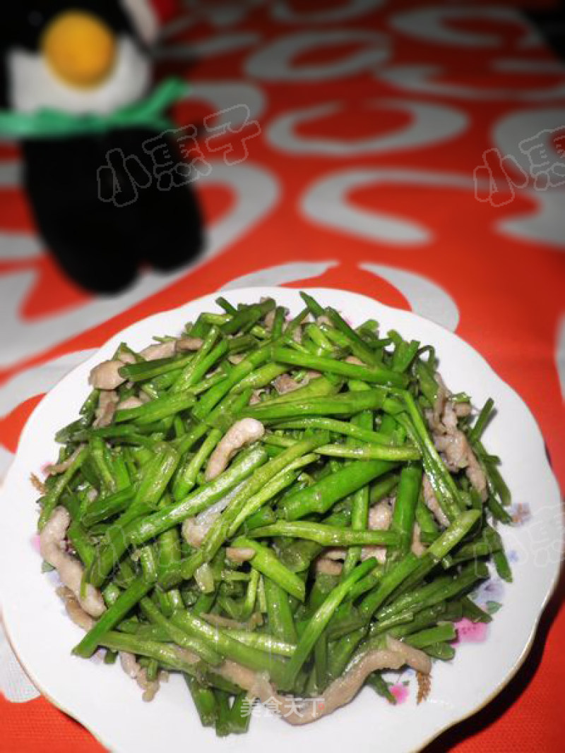 Refreshing Dish-----fried Shredded Pork with Wormwood recipe