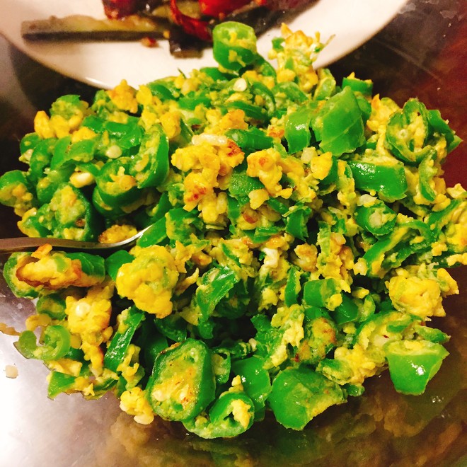 Scrambled Eggs with Green Peppers and Rice recipe