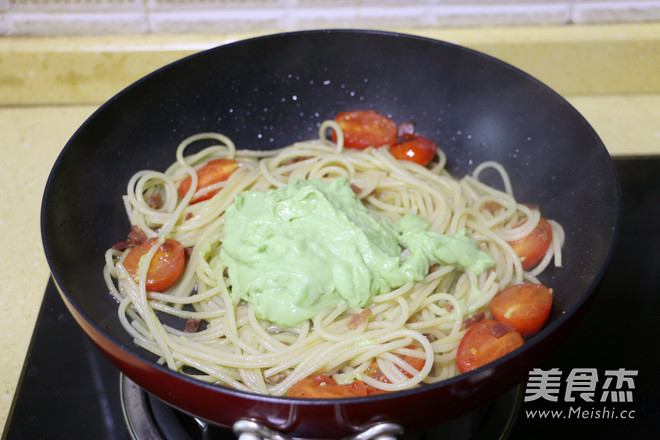 Pasta with Avocado recipe