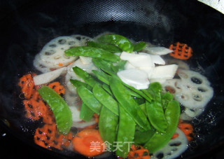 The Perfect Match for Autumn Health Preservation-lotus Pond Small Stir-fry recipe