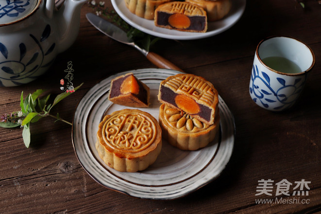 Cantonese-style Brown Sugar Jujube Paste and Bean Paste Mooncakes recipe