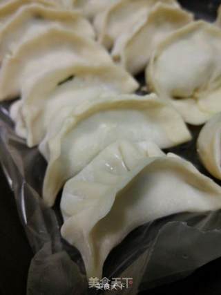 Fried Dumplings with Fresh and Tender Sea Oysters recipe