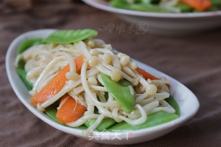 Refreshing Delicacy in Summer-snow Peas Mixed with Golden Needles recipe