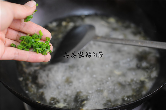 Seaweed and Shrimp Skin Soup recipe