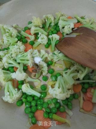 Stir-fried Cauliflower with Peas recipe