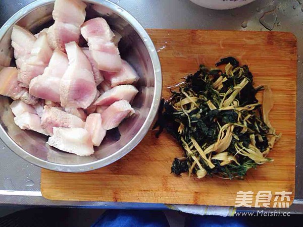 Pork with Dried Vegetables and Plum recipe