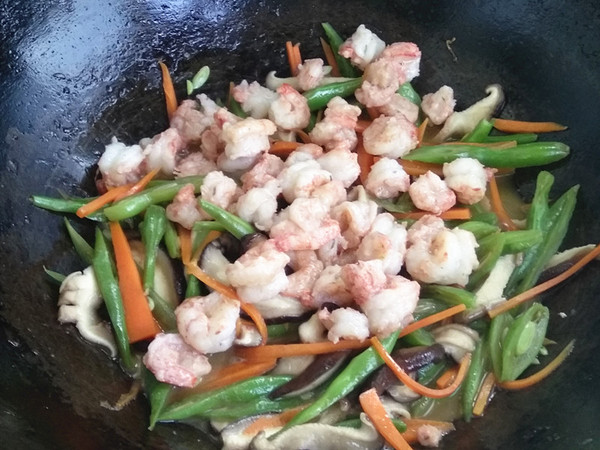 Fried Noodles with Shrimp recipe