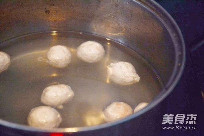 Teochew Meatball Noodles with Chrysanthemum Chrysanthemum Soup recipe