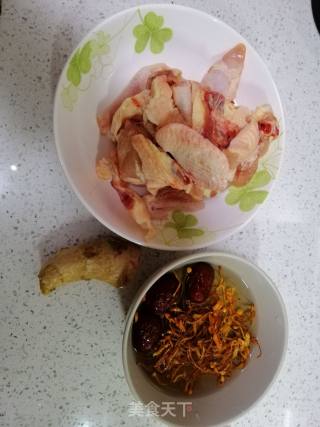 Steamed Chicken with Cordyceps Flower and Red Dates recipe