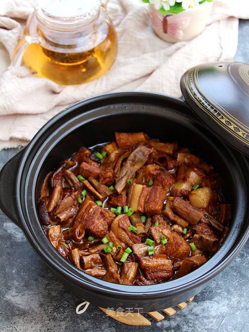 Stew with Mushrooms and Bamboo Shoots recipe