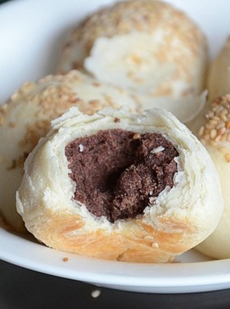 Red Bean Paste and White Crust Mooncakes recipe