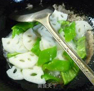 Stir-fried Lotus Root with Green Pepper Pork Belly recipe