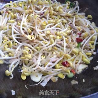 Fried Bean Sprouts with Shredded Pork recipe