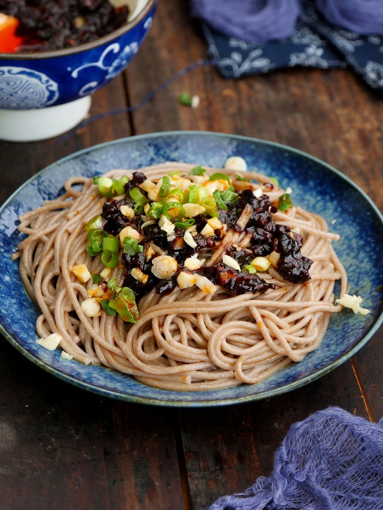 Soba Noodles Mixed with Spicy Sauce, Delicious Noodles in One Bite recipe